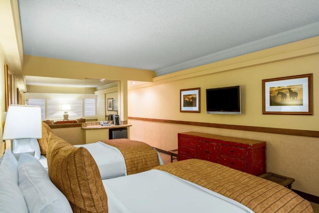 Deluxe Two Double Beds